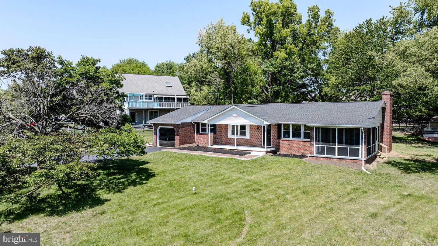 56 Mowbray Lane photo 48