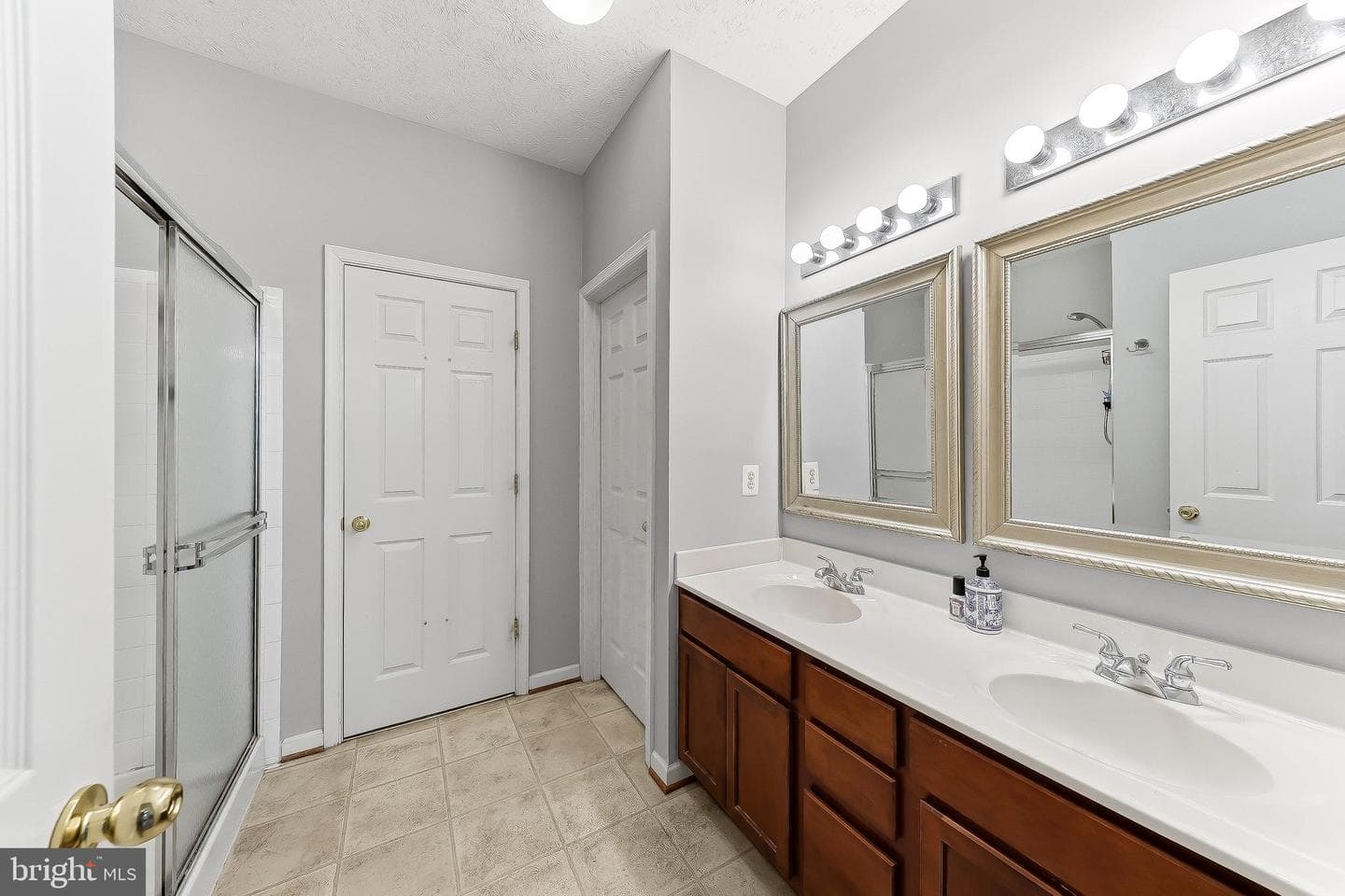 240 Thomas Jefferson Terrace photo 12