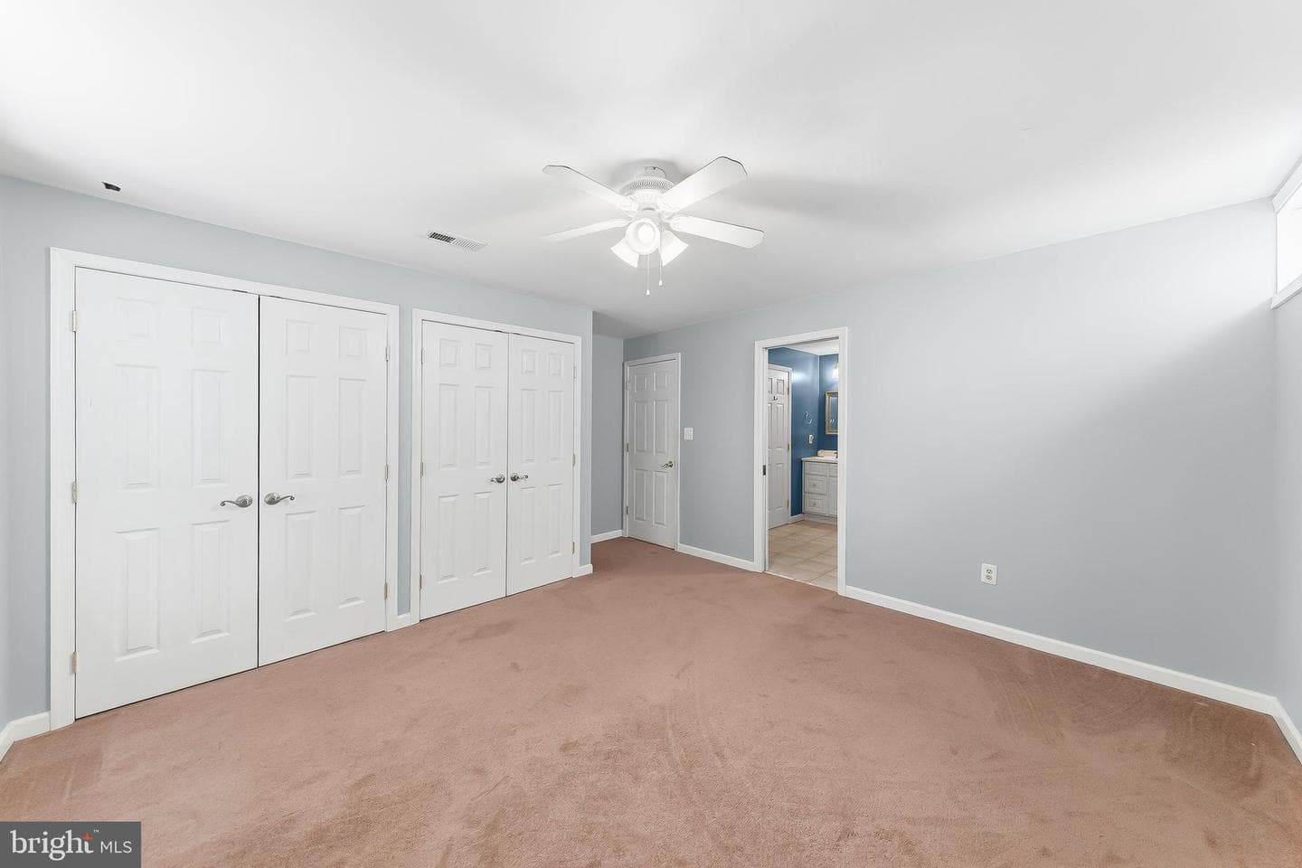 240 Thomas Jefferson Terrace photo 20