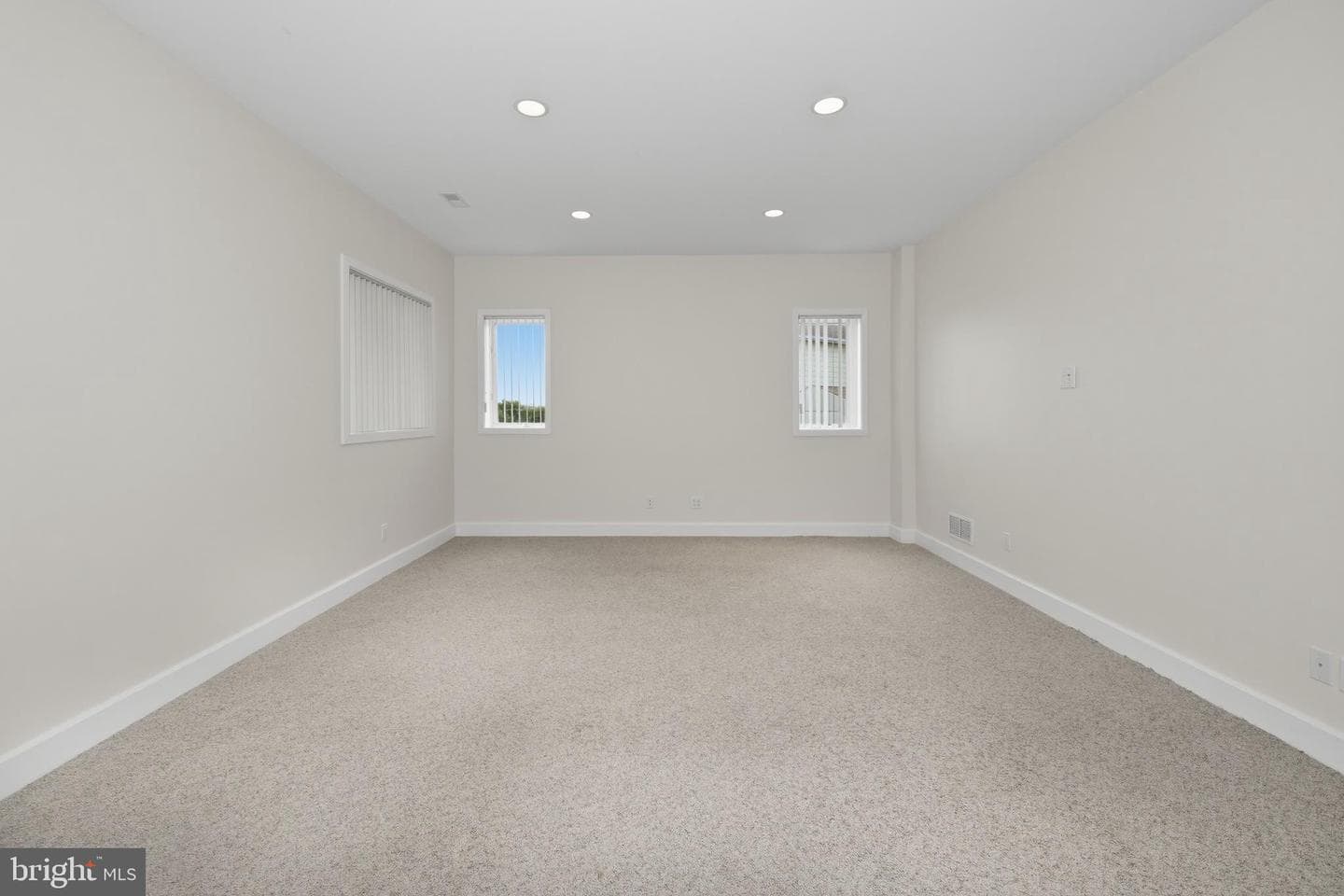160 Cliffview Drive photo 28