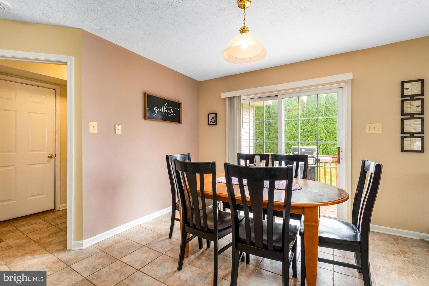 146 Manchester Drive photo 10