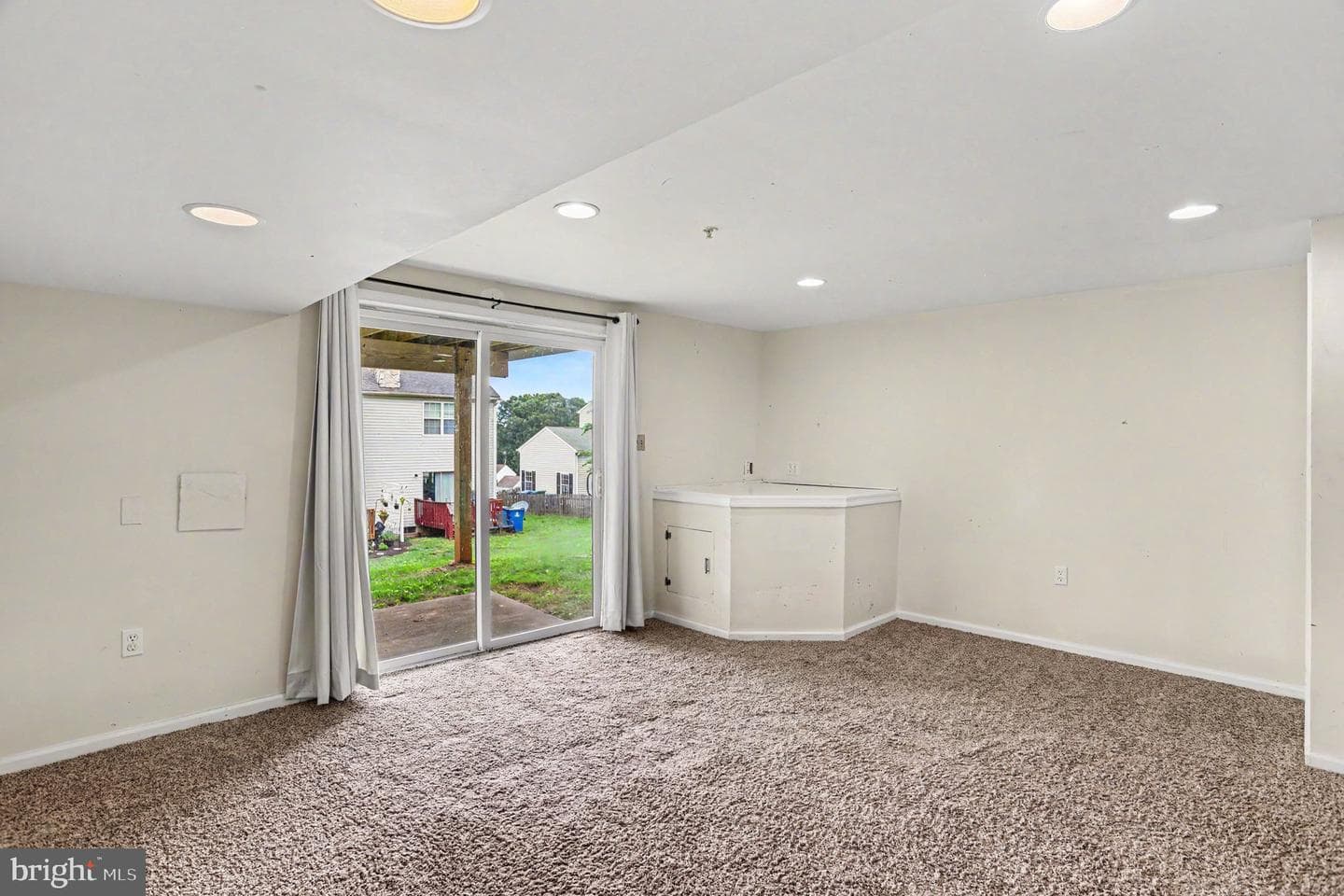 122 Cherry Tree Lane photo 32
