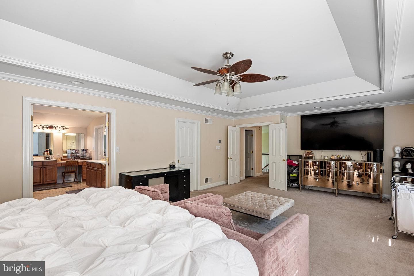 233 Woodholme Way photo 30