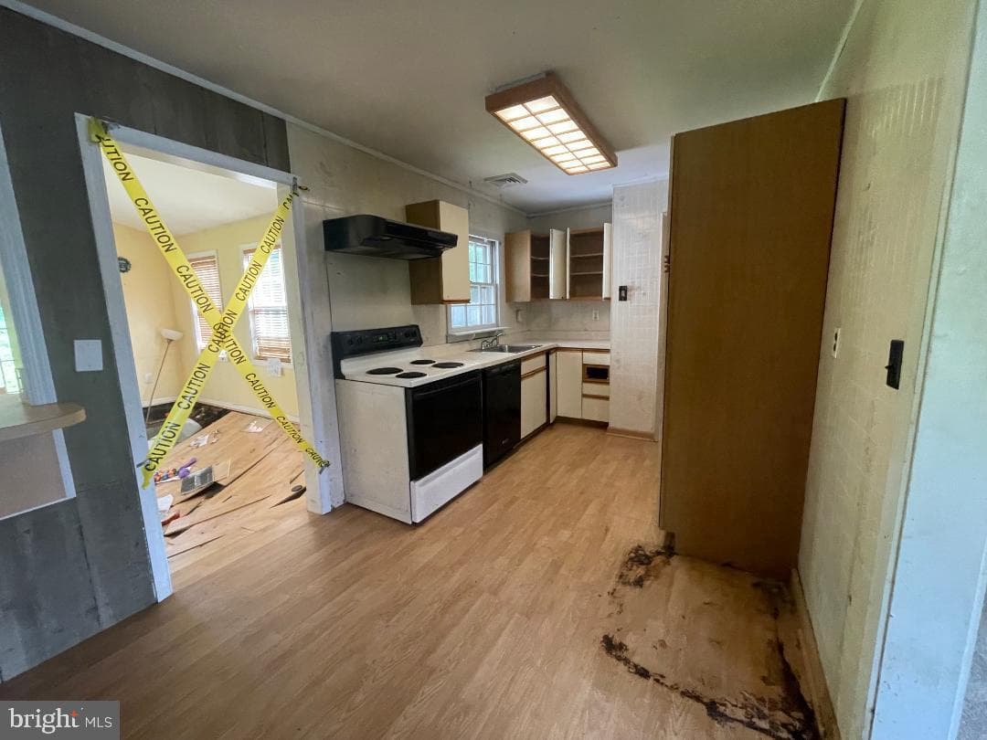 253 Courtney Drive photo 14