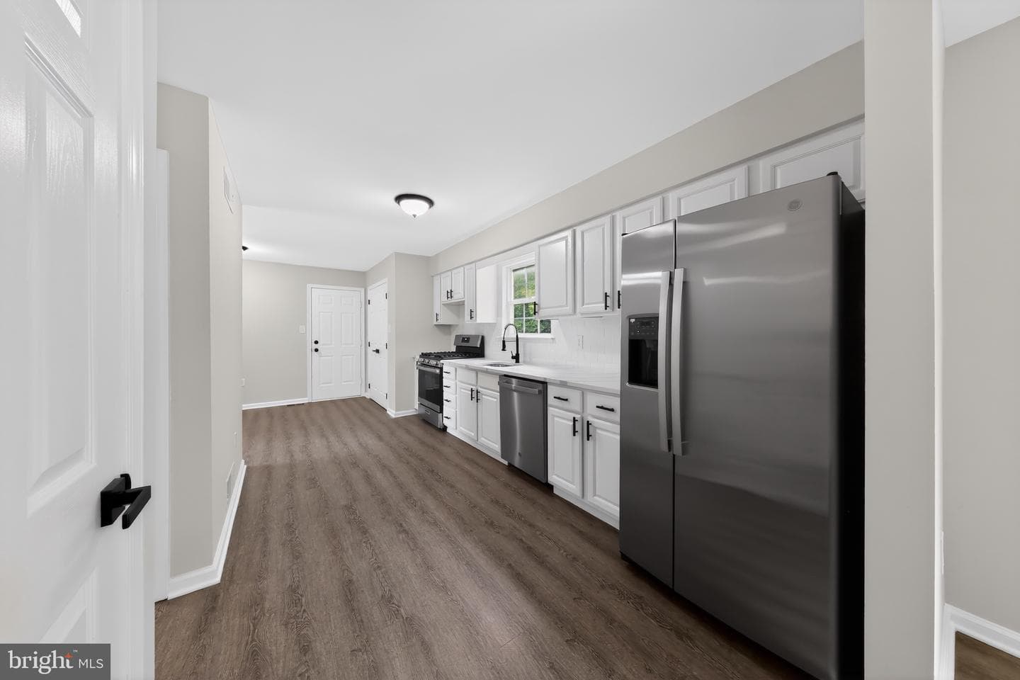 112 Liberty Lane photo 6