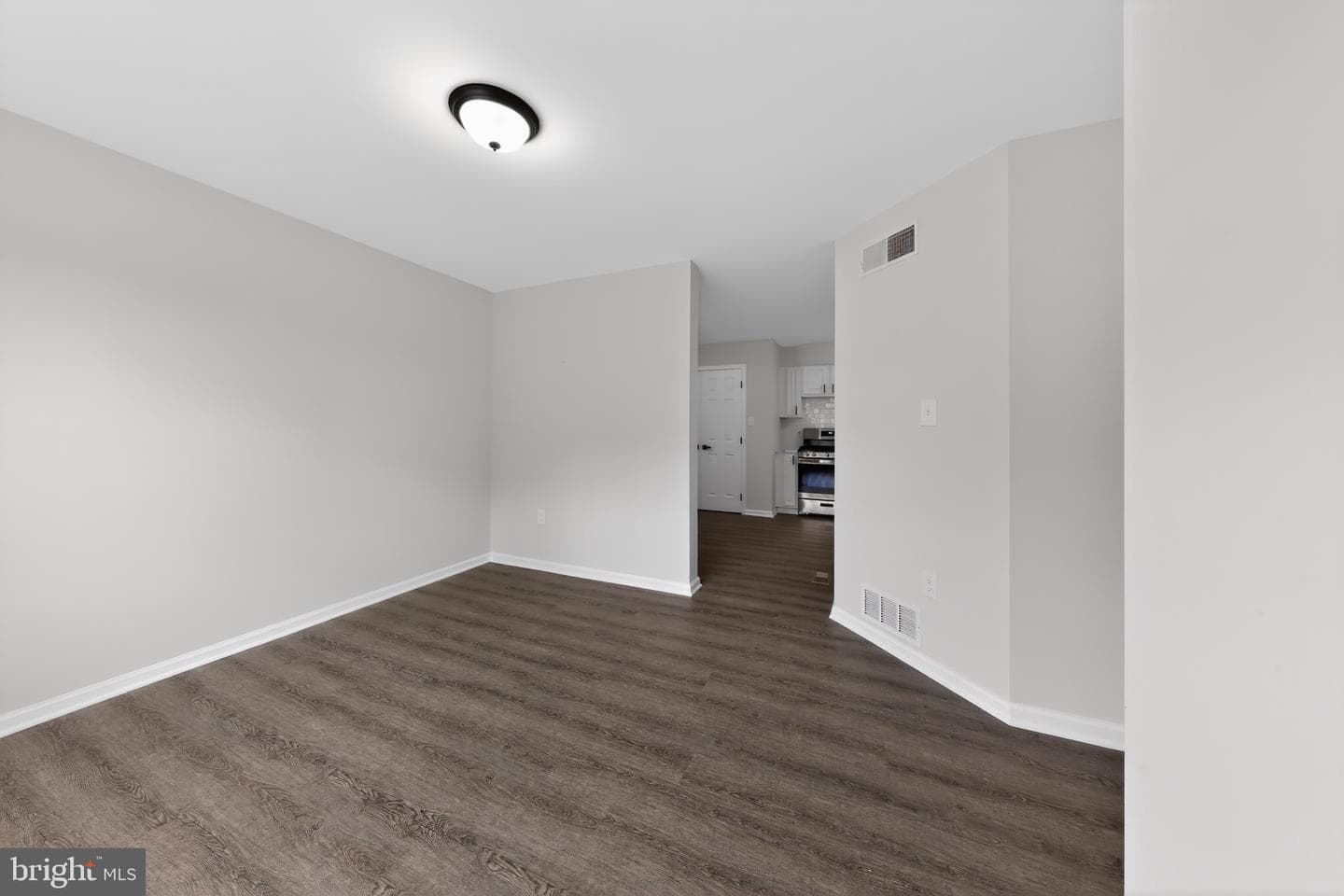 112 Liberty Lane photo 9