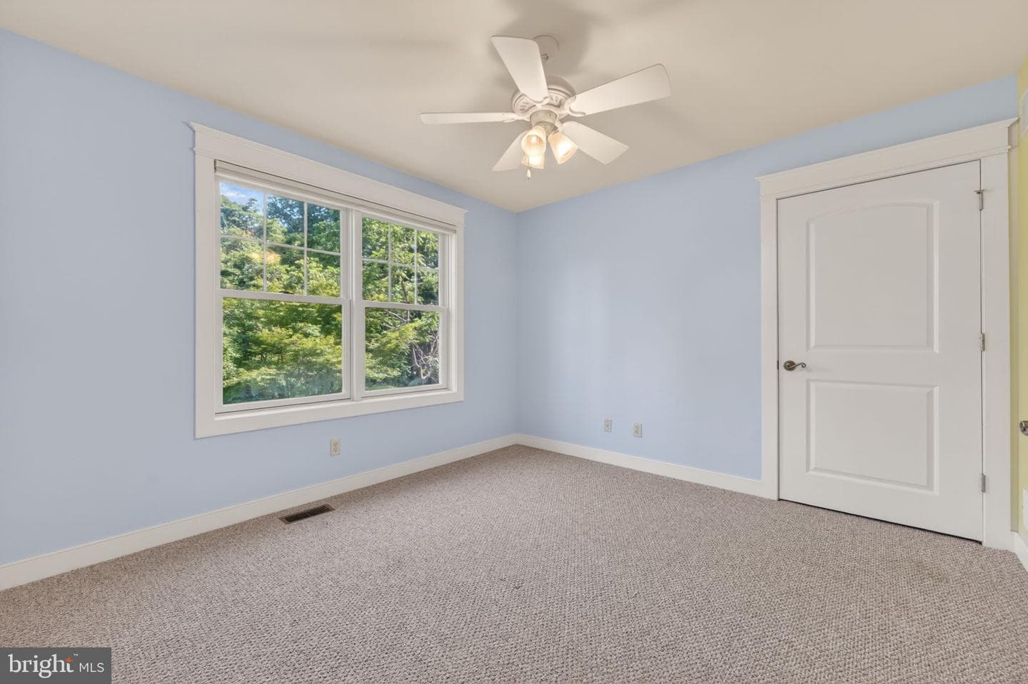302 Cecil Avenue photo 15