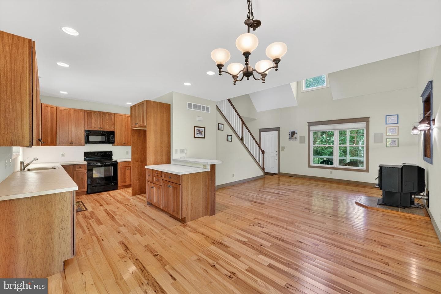302 Cecil Avenue photo 8