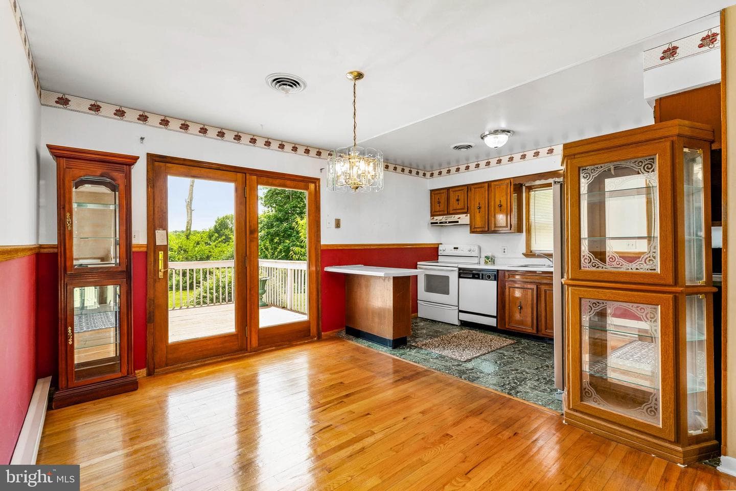 56 Woodlyn Road photo 14
