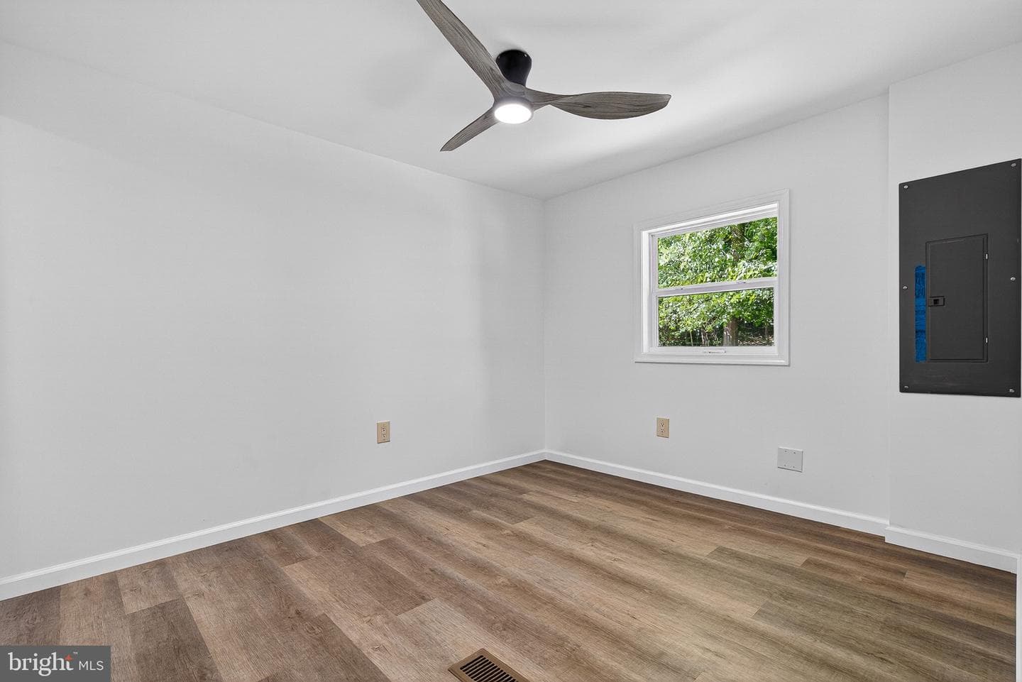 120 Long Beach Road photo 29