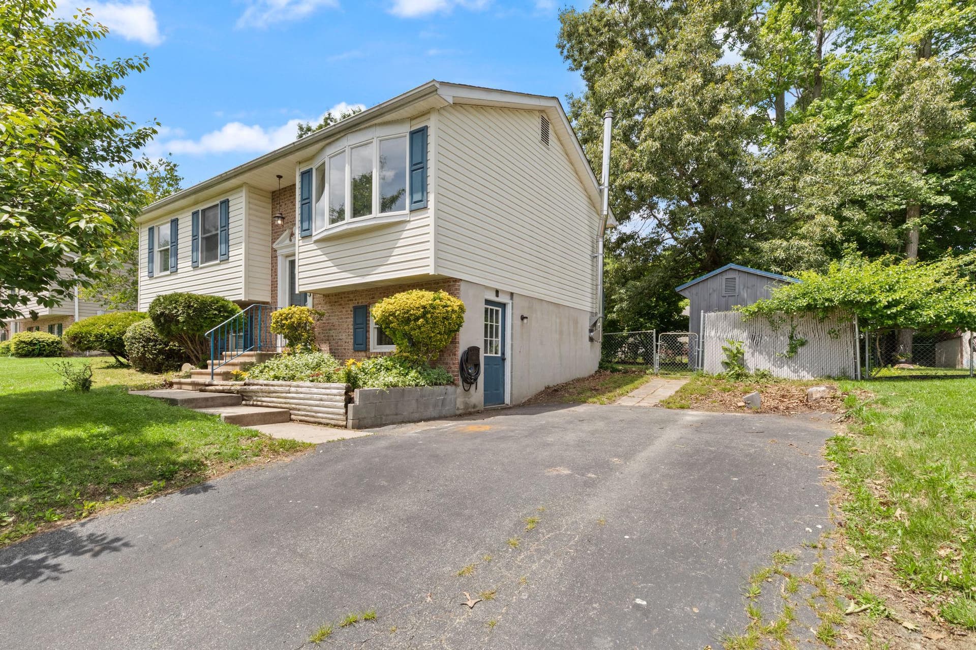 31 White Birch Drive photo 2