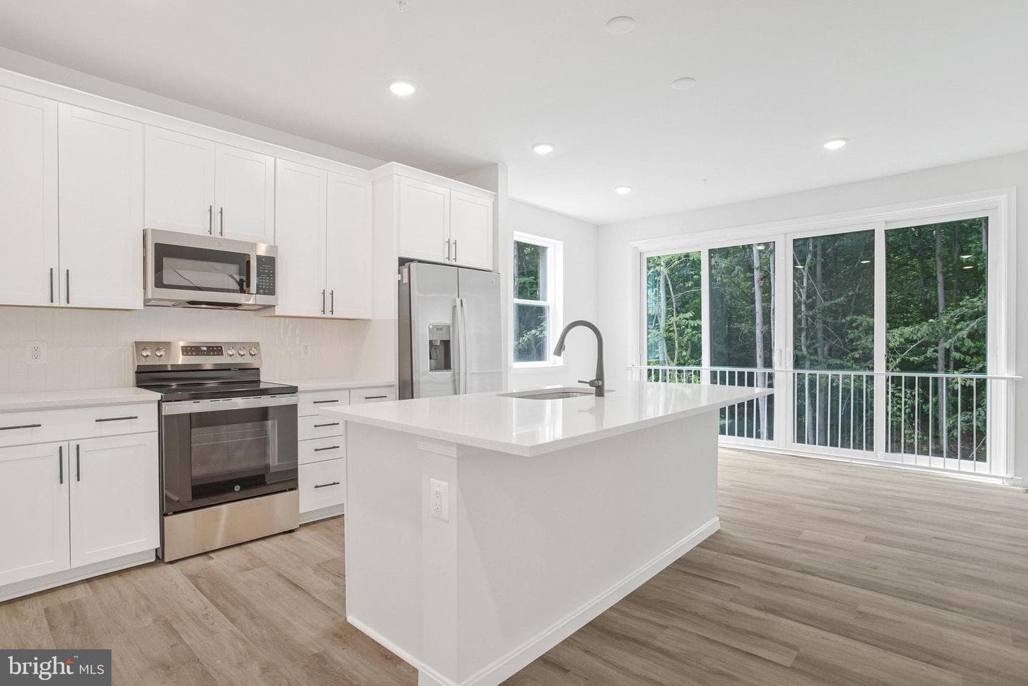 104 Catalpa Drive photo 9