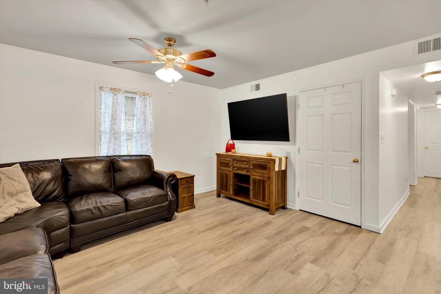 420 Charlestown Place photo 7