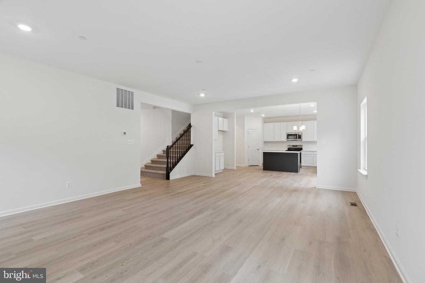 175 Fred Dr photo 9