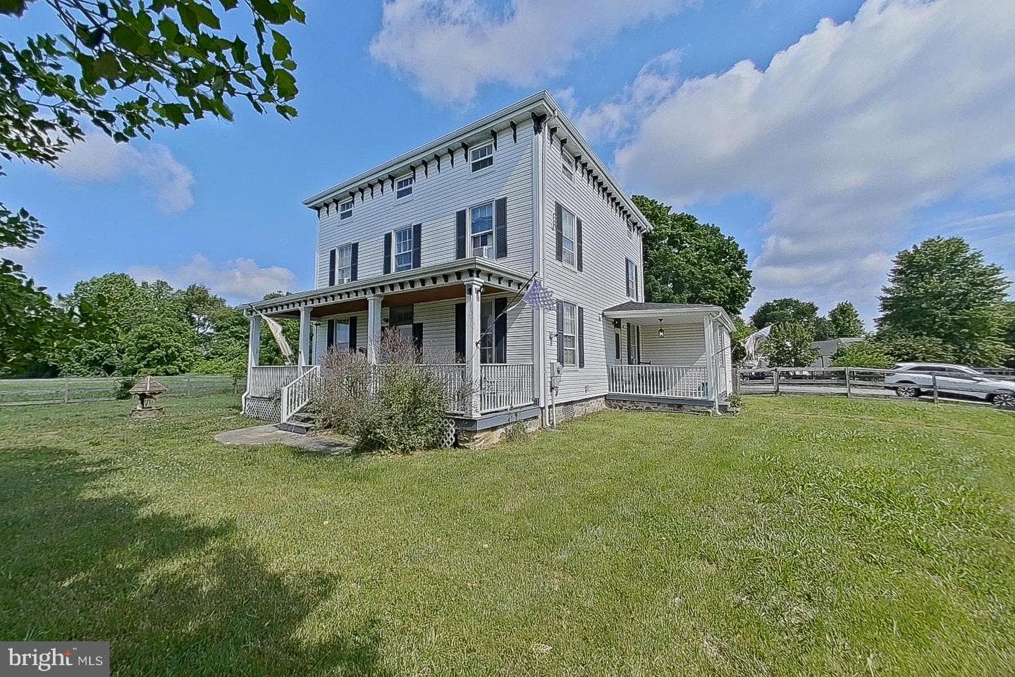 315 Maple Heights Lane photo 3