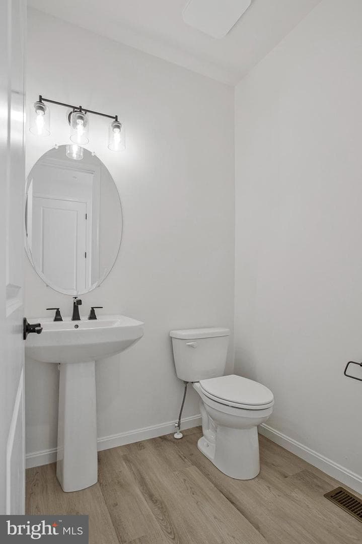 112 Catalpa Drive photo 8