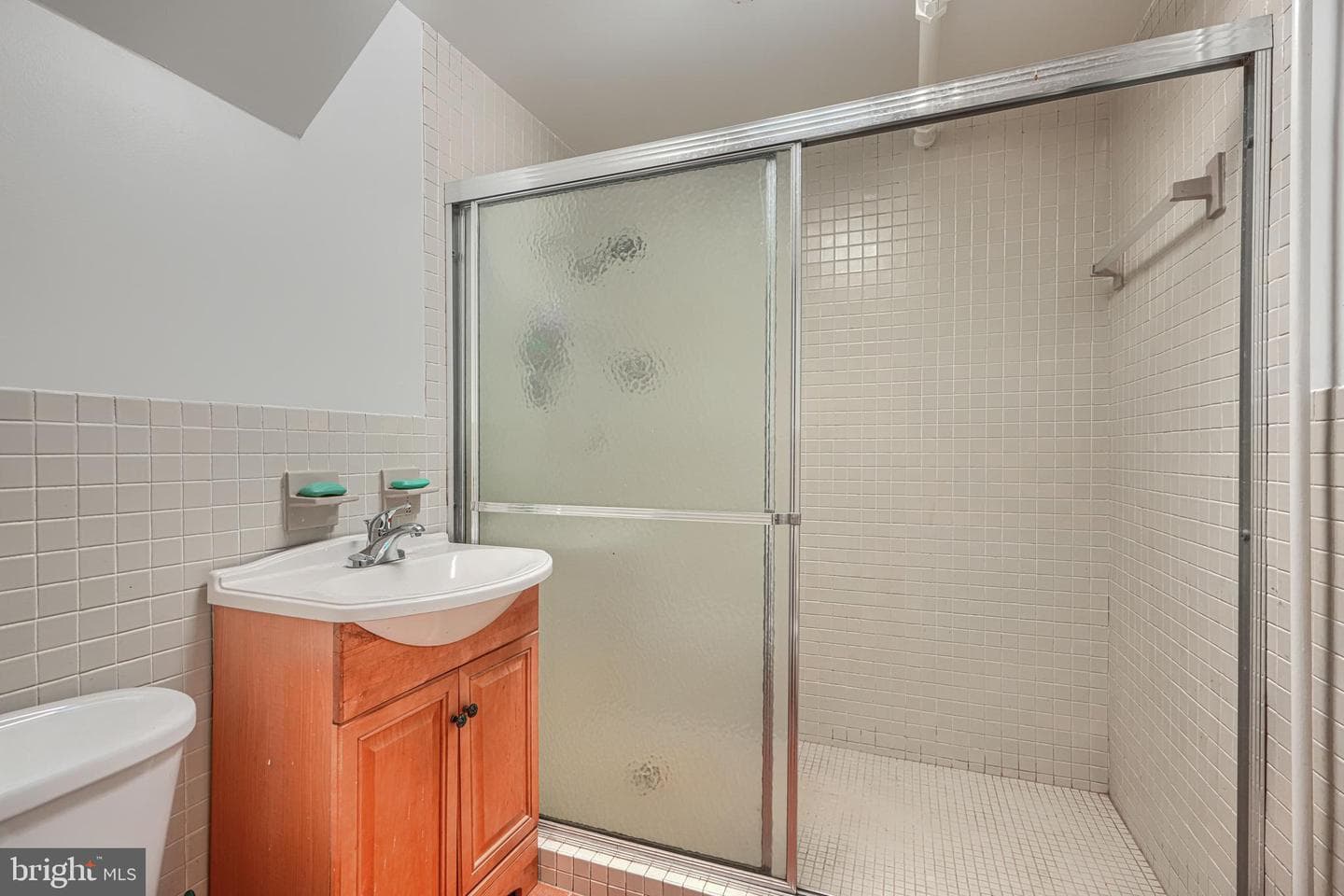 199 Riverside Drive photo 40
