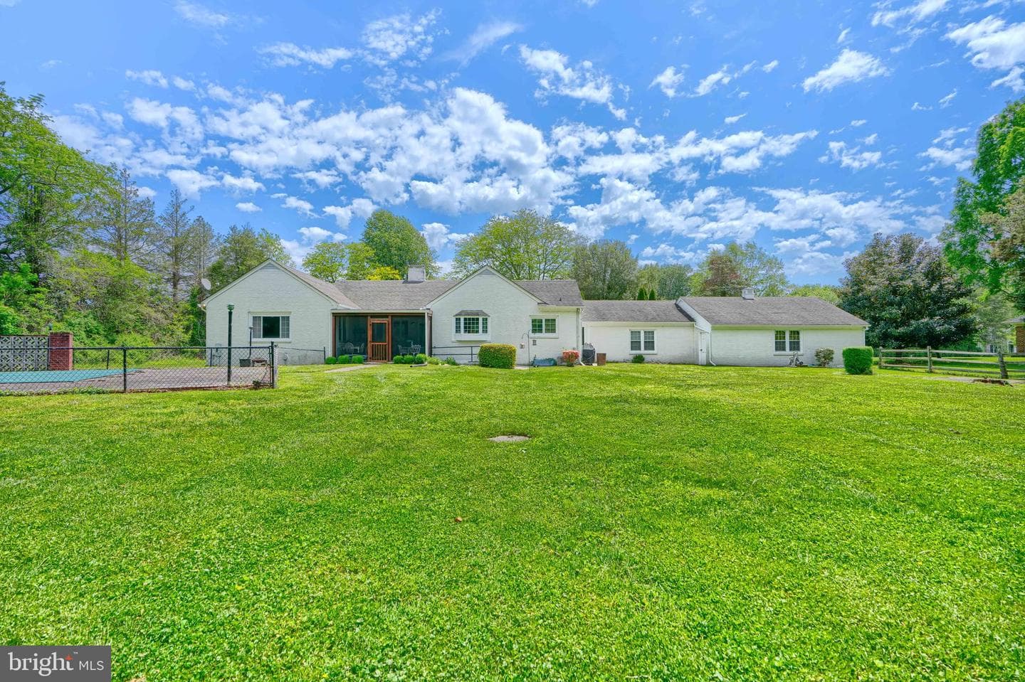 199 Riverside Drive photo 46