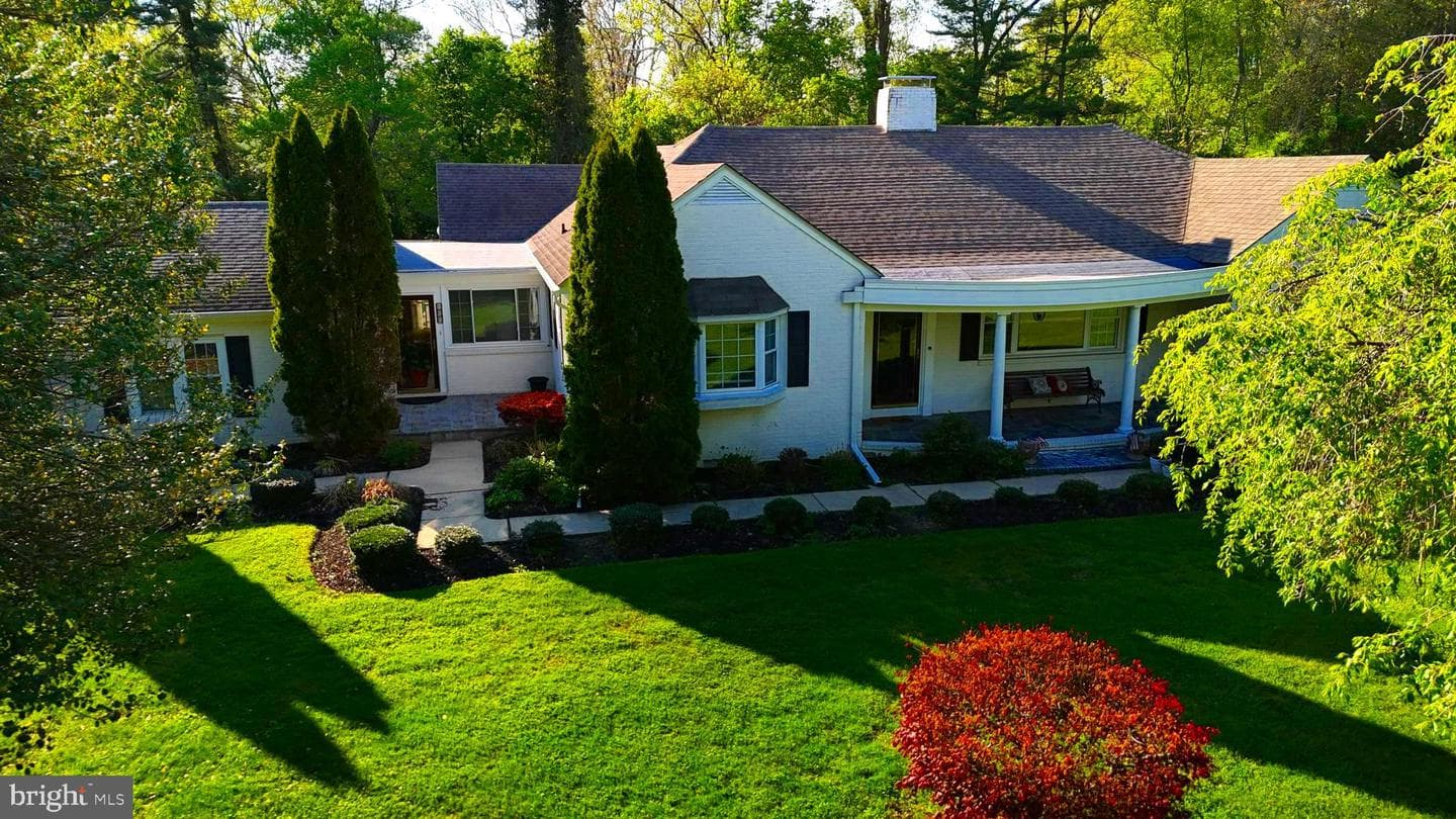 199 Riverside Drive photo 66
