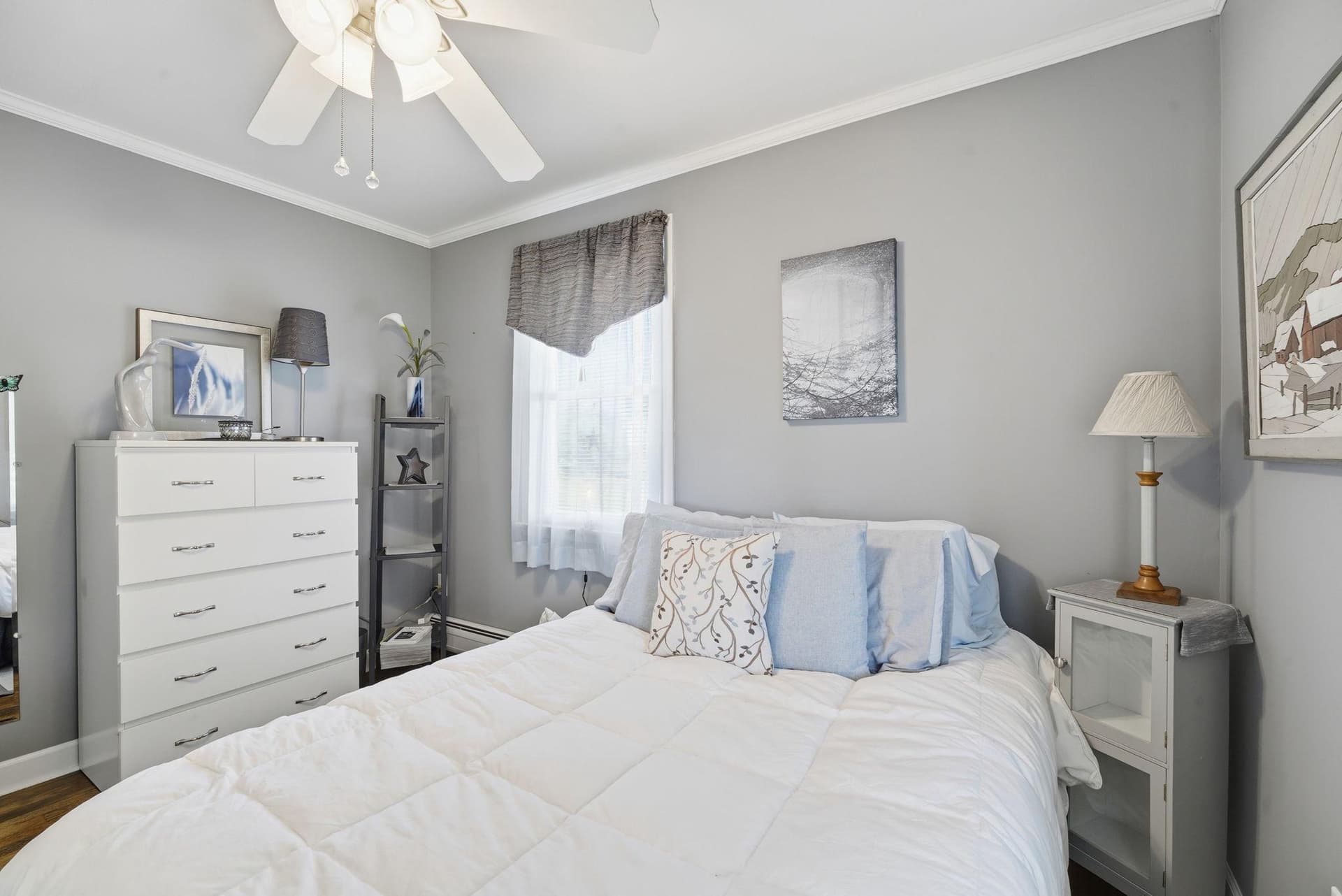 55 Midway photo 28