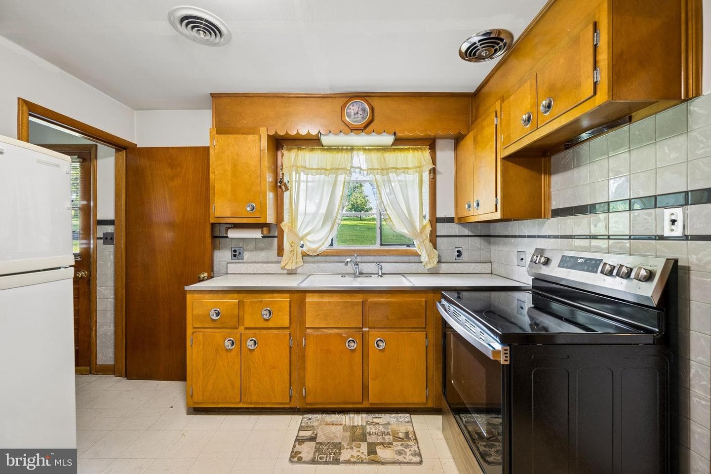 30 Coulter Lane photo 18