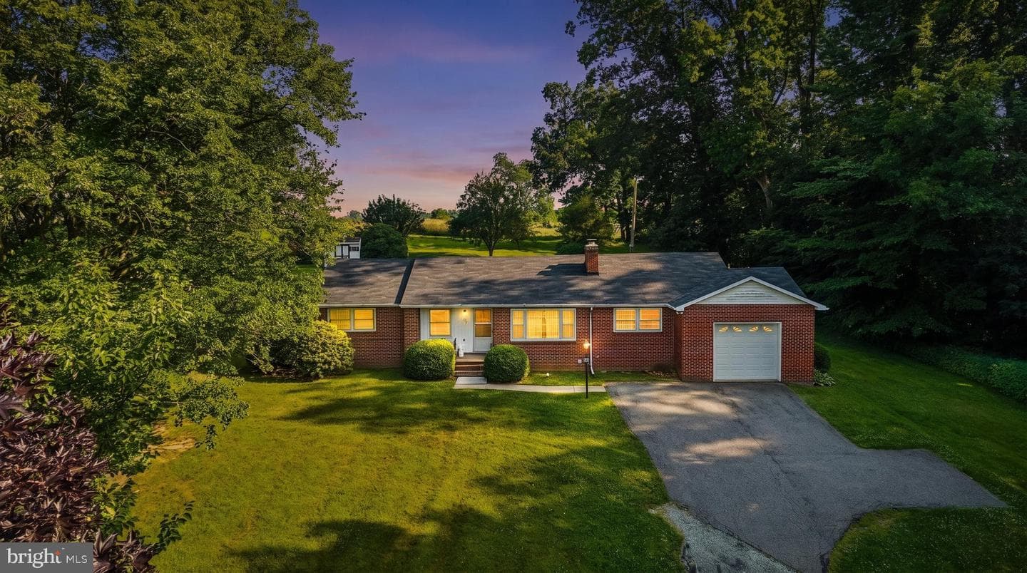 30 Coulter Lane photo 3