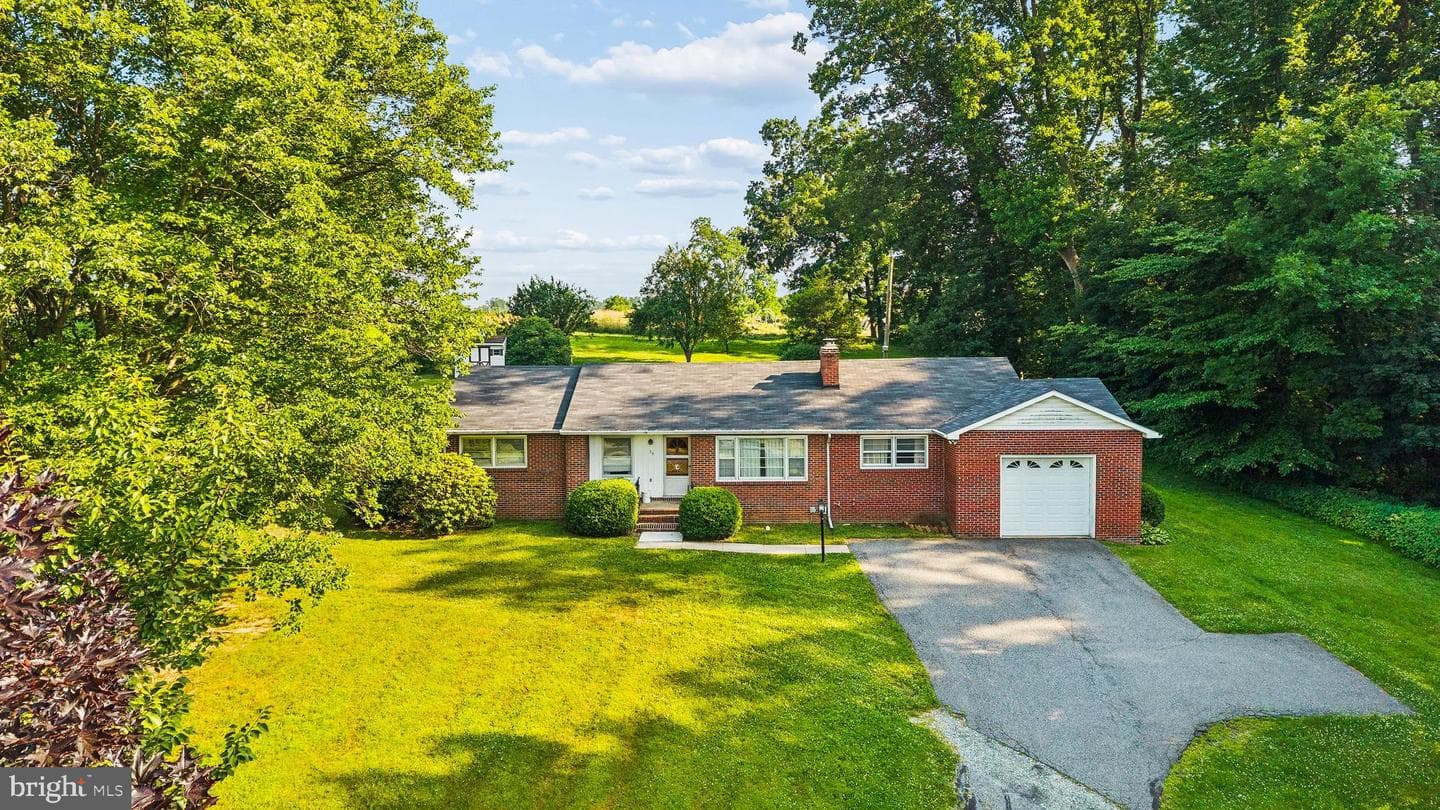 30 Coulter Lane photo 4