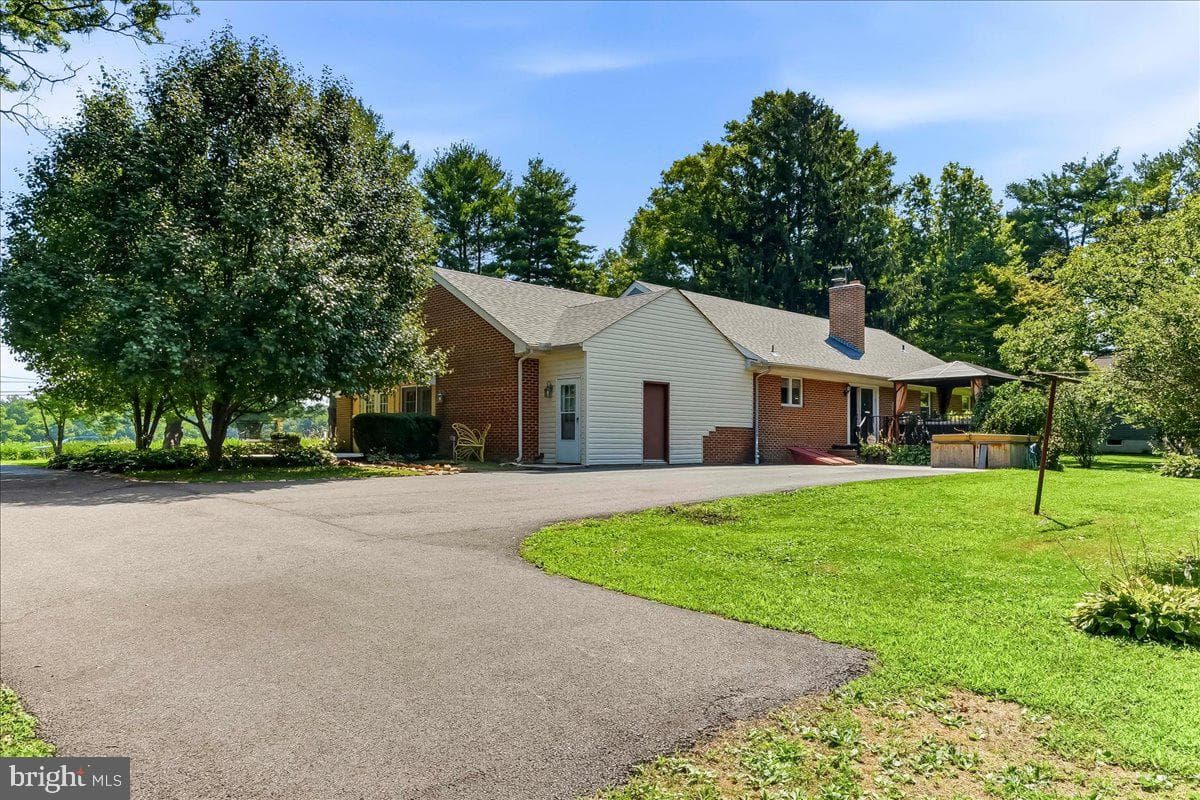 2765 Blue Ball Road photo 46