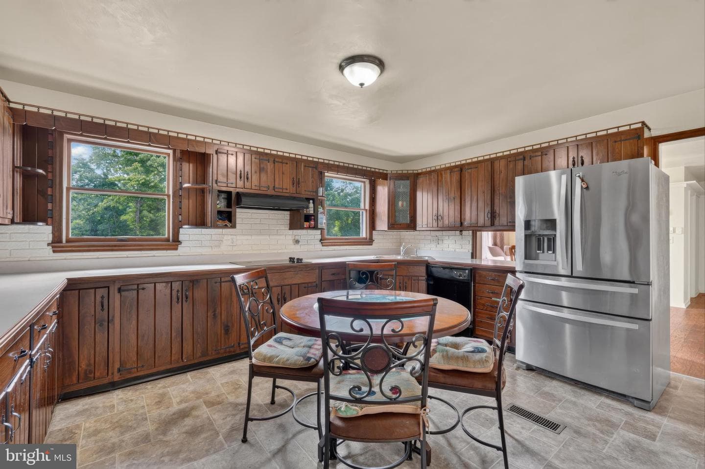 368 Appleton Road photo 11