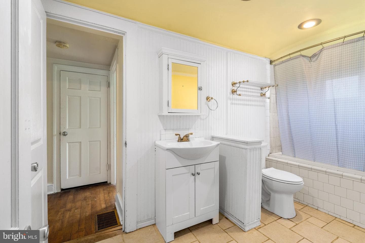 1443 Appleton Road photo 32