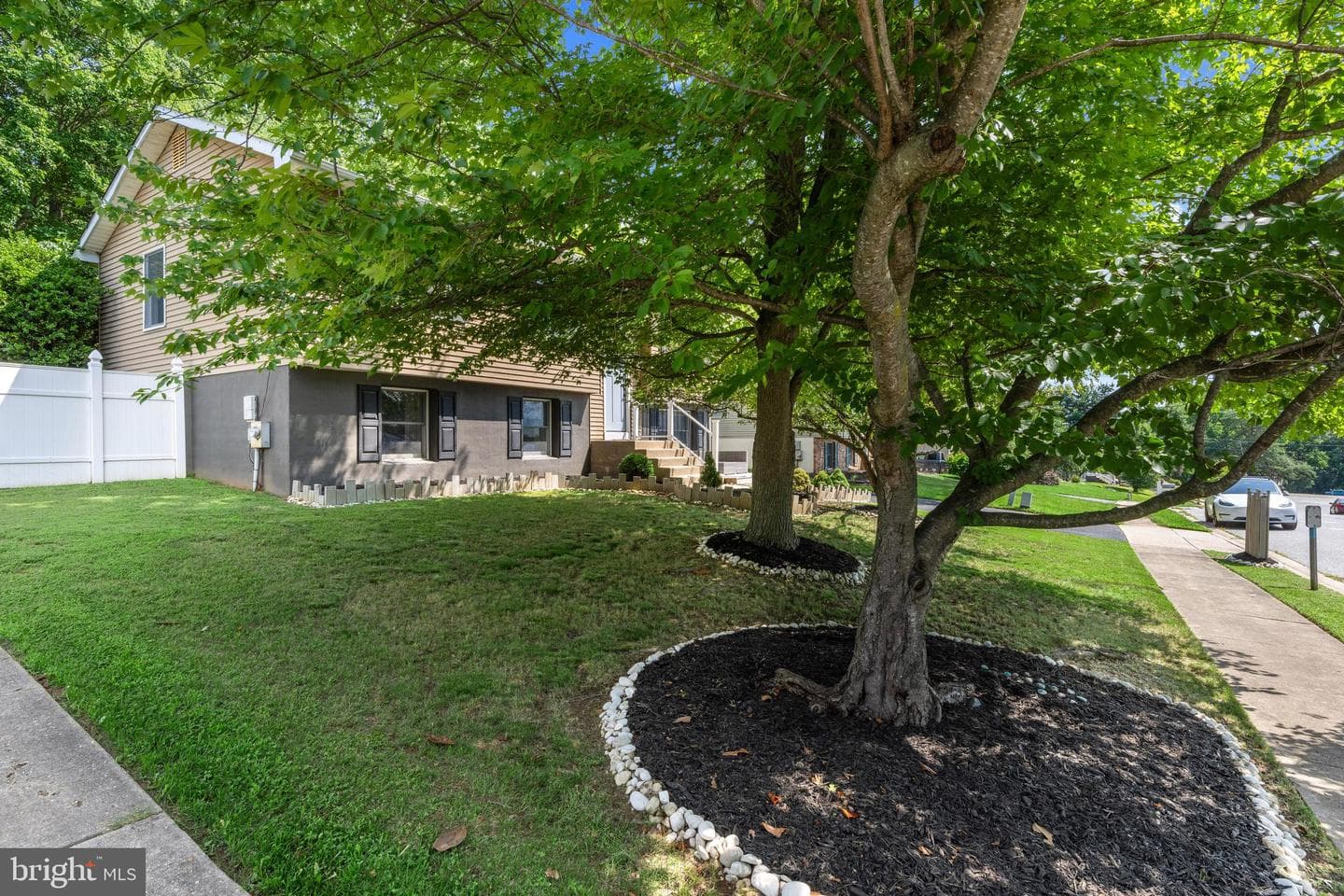 336 E Village Road photo 34
