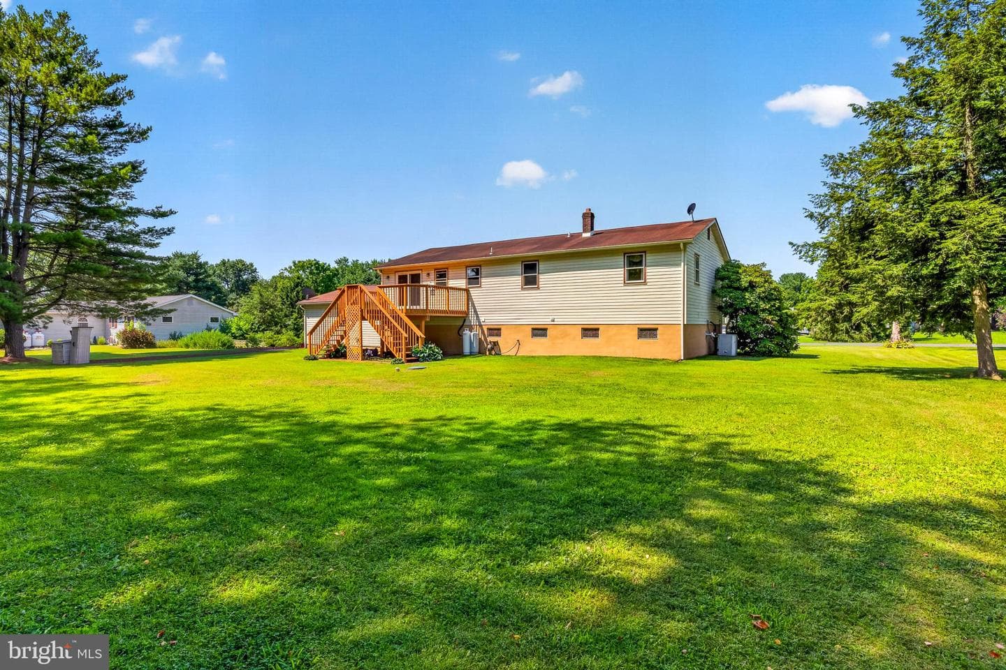 115 Brantwood Drive photo 37