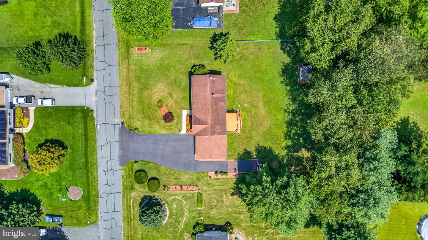 115 Brantwood Drive photo 39