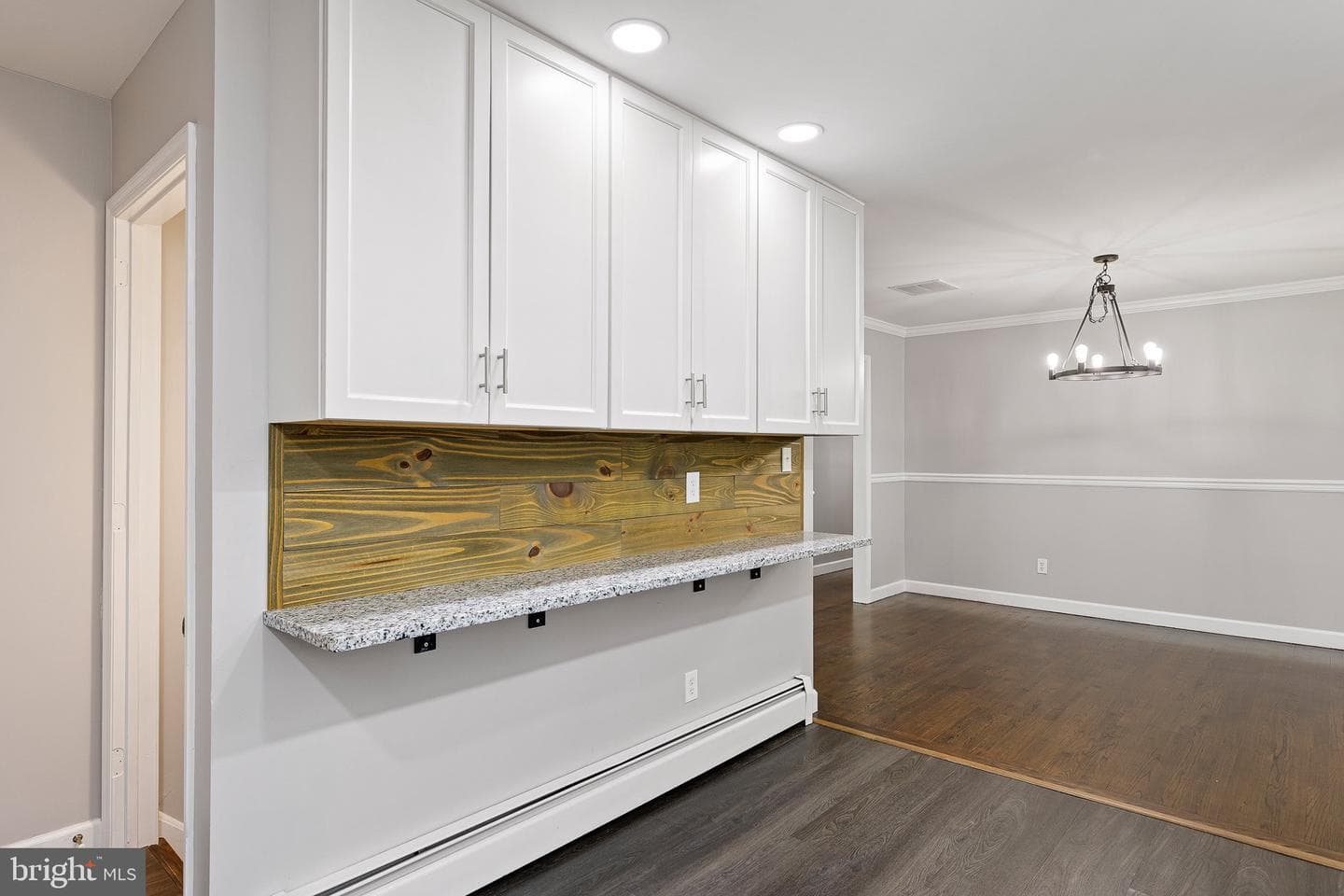 215 Calvert Road photo 10