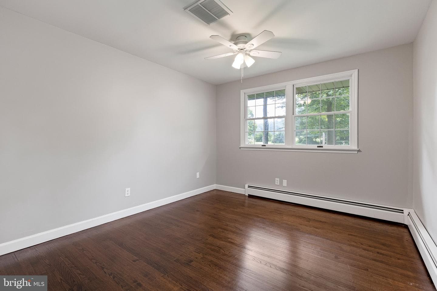 215 Calvert Road photo 19
