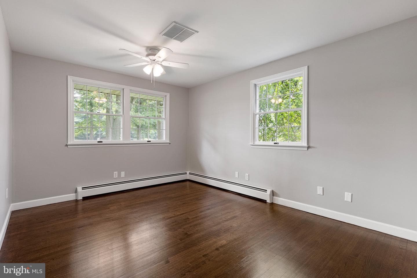 215 Calvert Road photo 20