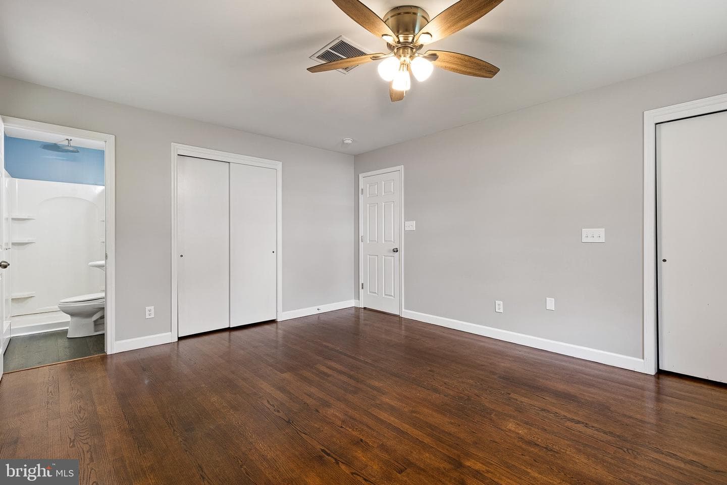 215 Calvert Road photo 22