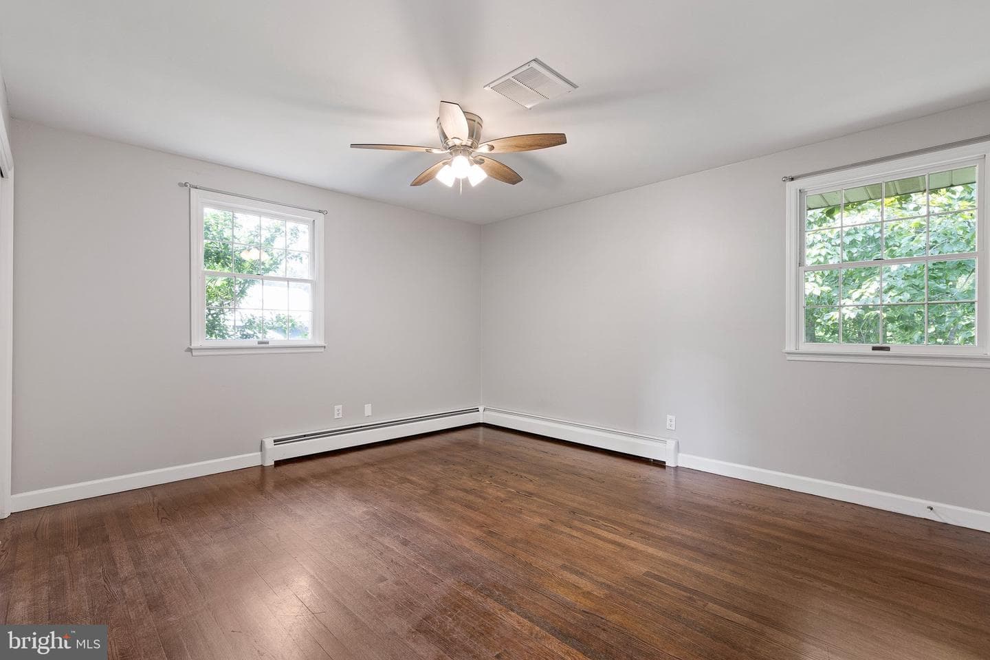 215 Calvert Road photo 24