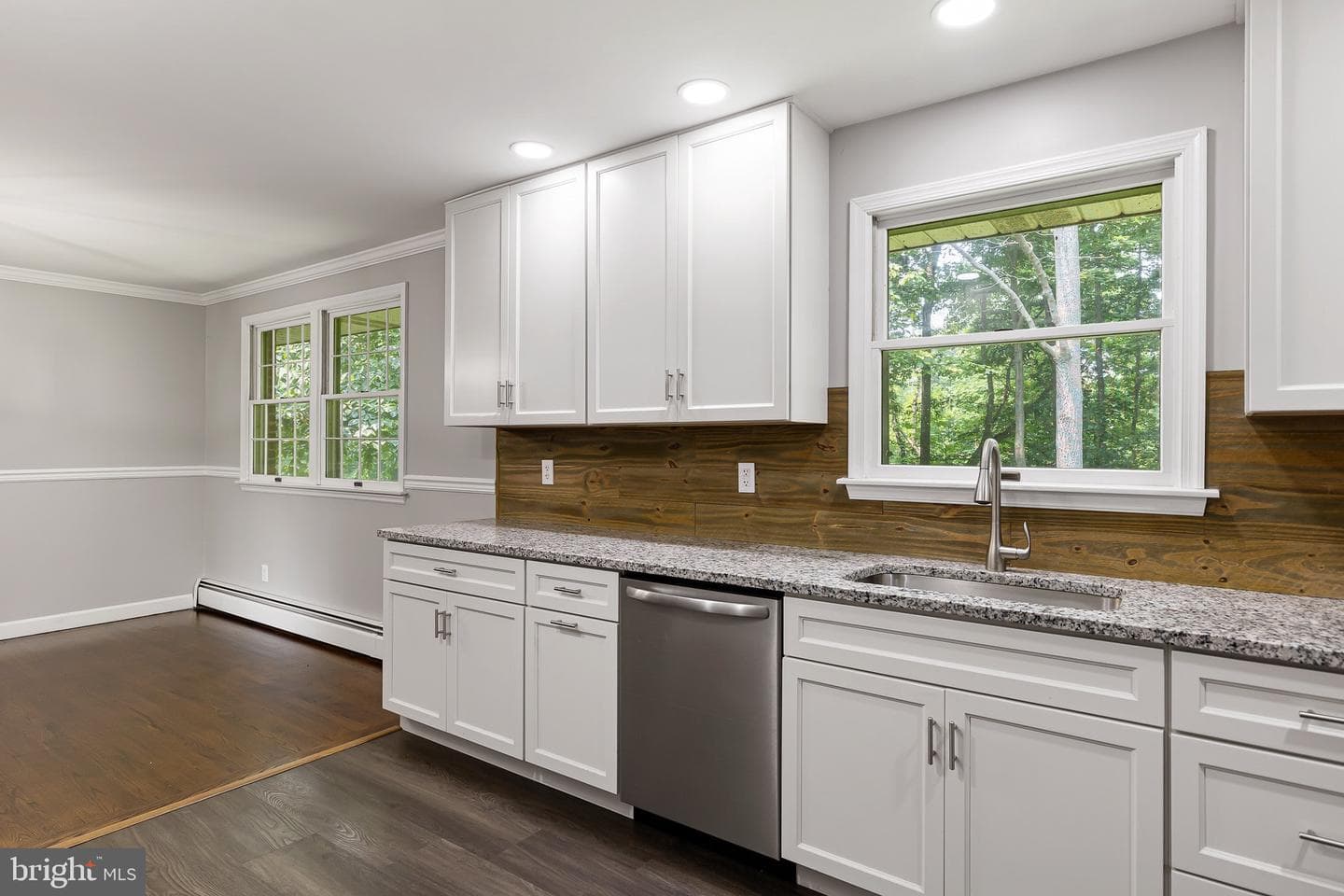 215 Calvert Road photo 9