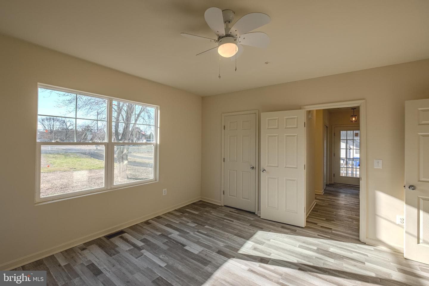 7391 Benedict Avenue photo 21