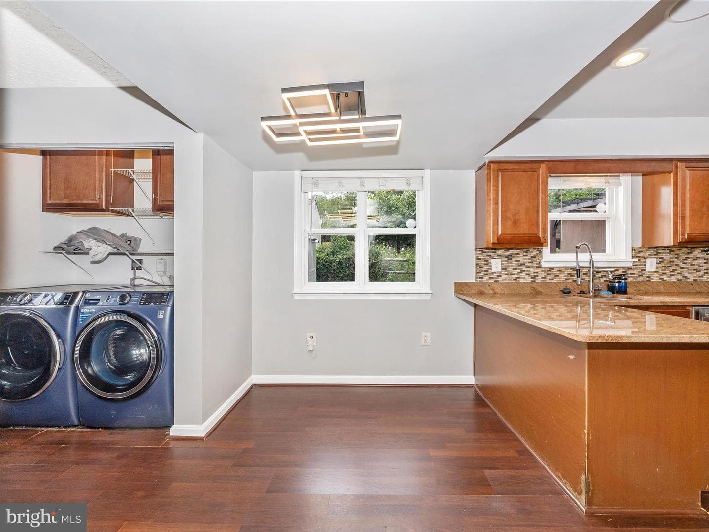 2584 Sussex Court photo 13