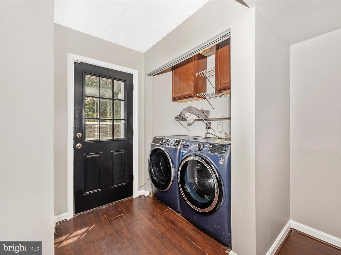 2584 Sussex Court photo 26