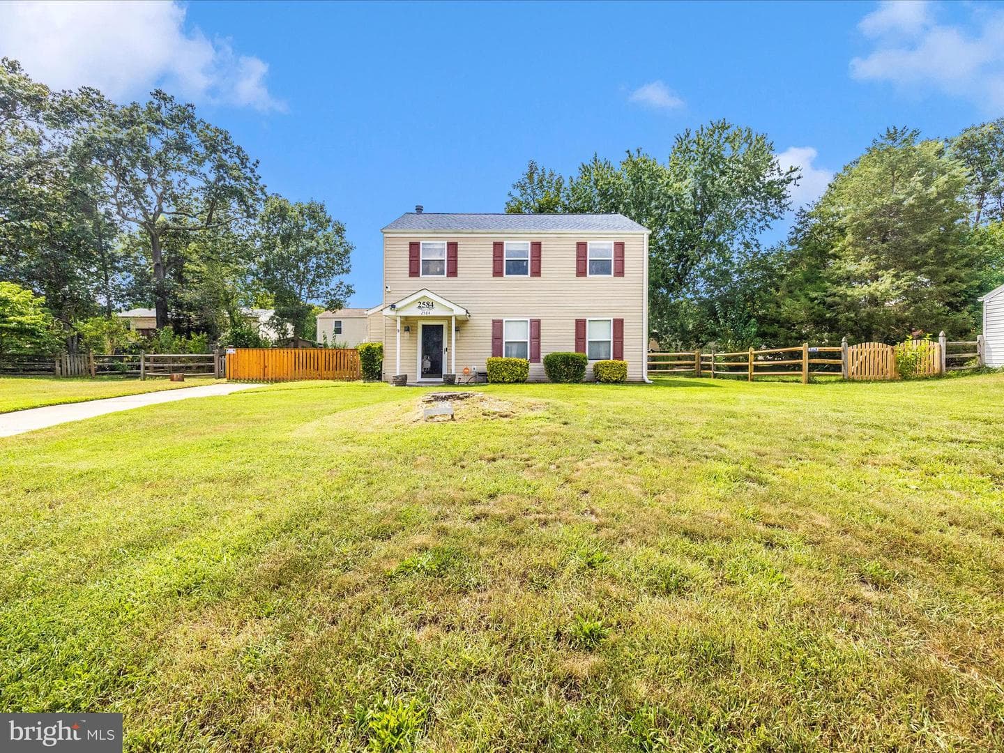 2584 Sussex Court photo 50