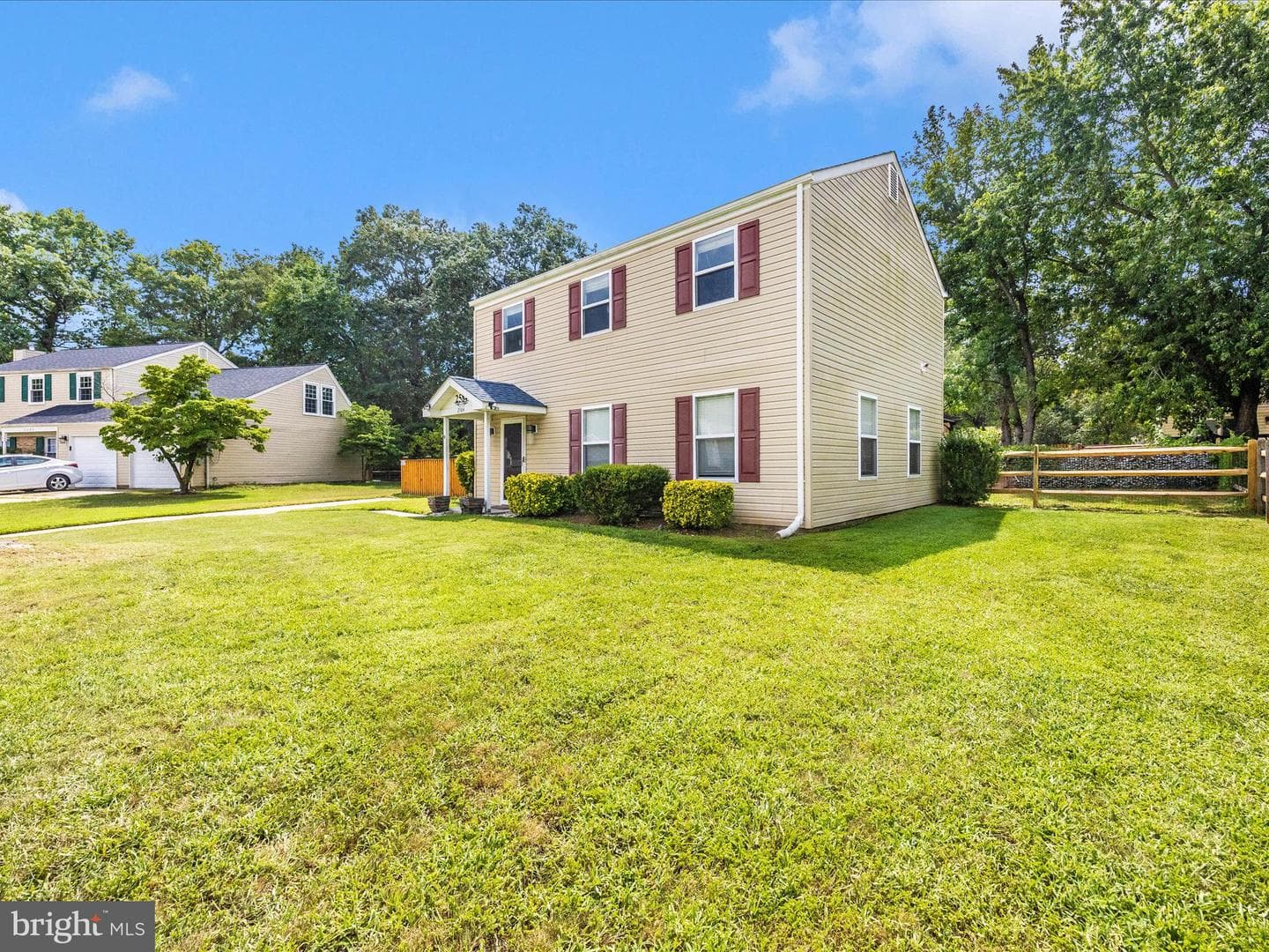 2584 Sussex Court photo 51