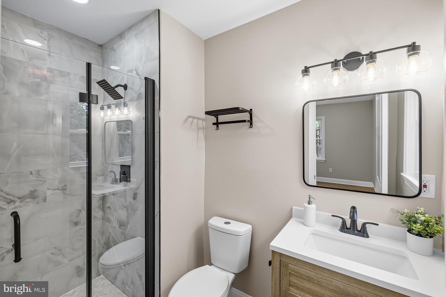 310 Spruce Street photo 25
