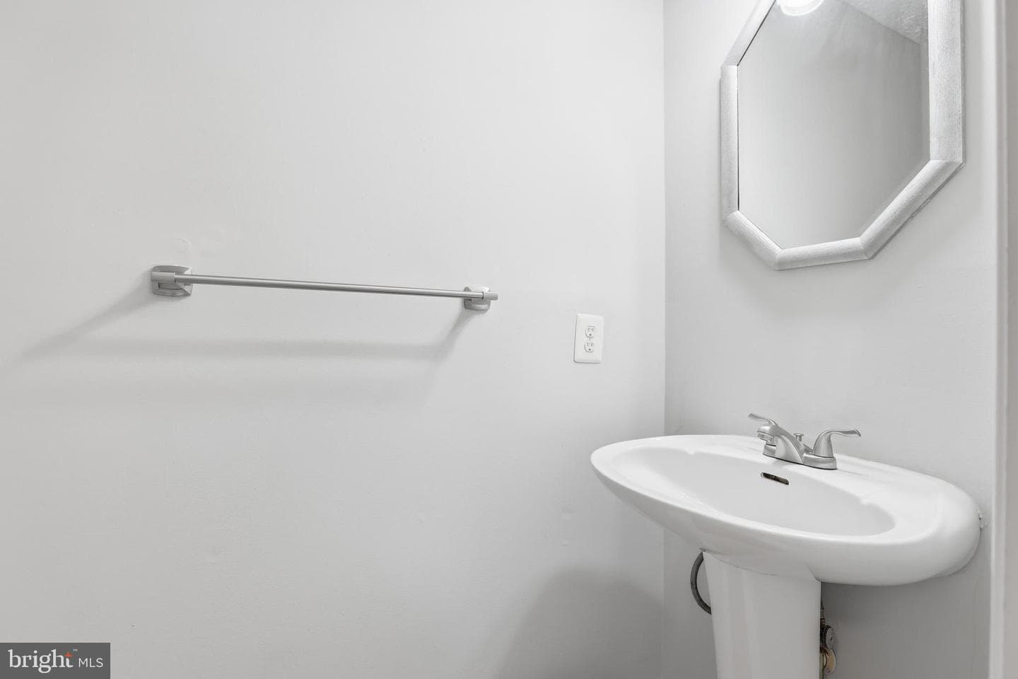 2401 Vidalia Court photo 16