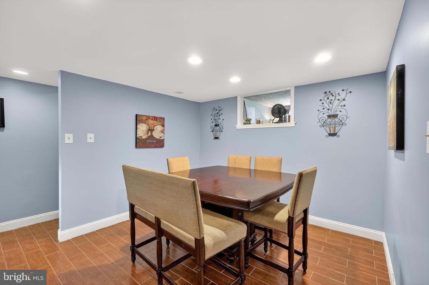 2103 Gibbons Court photo 18