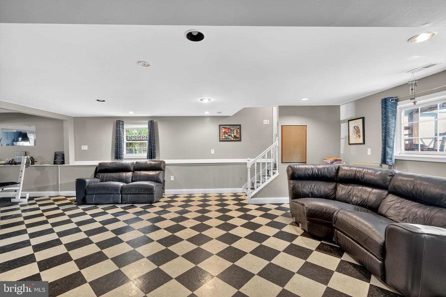 2103 Gibbons Court photo 31