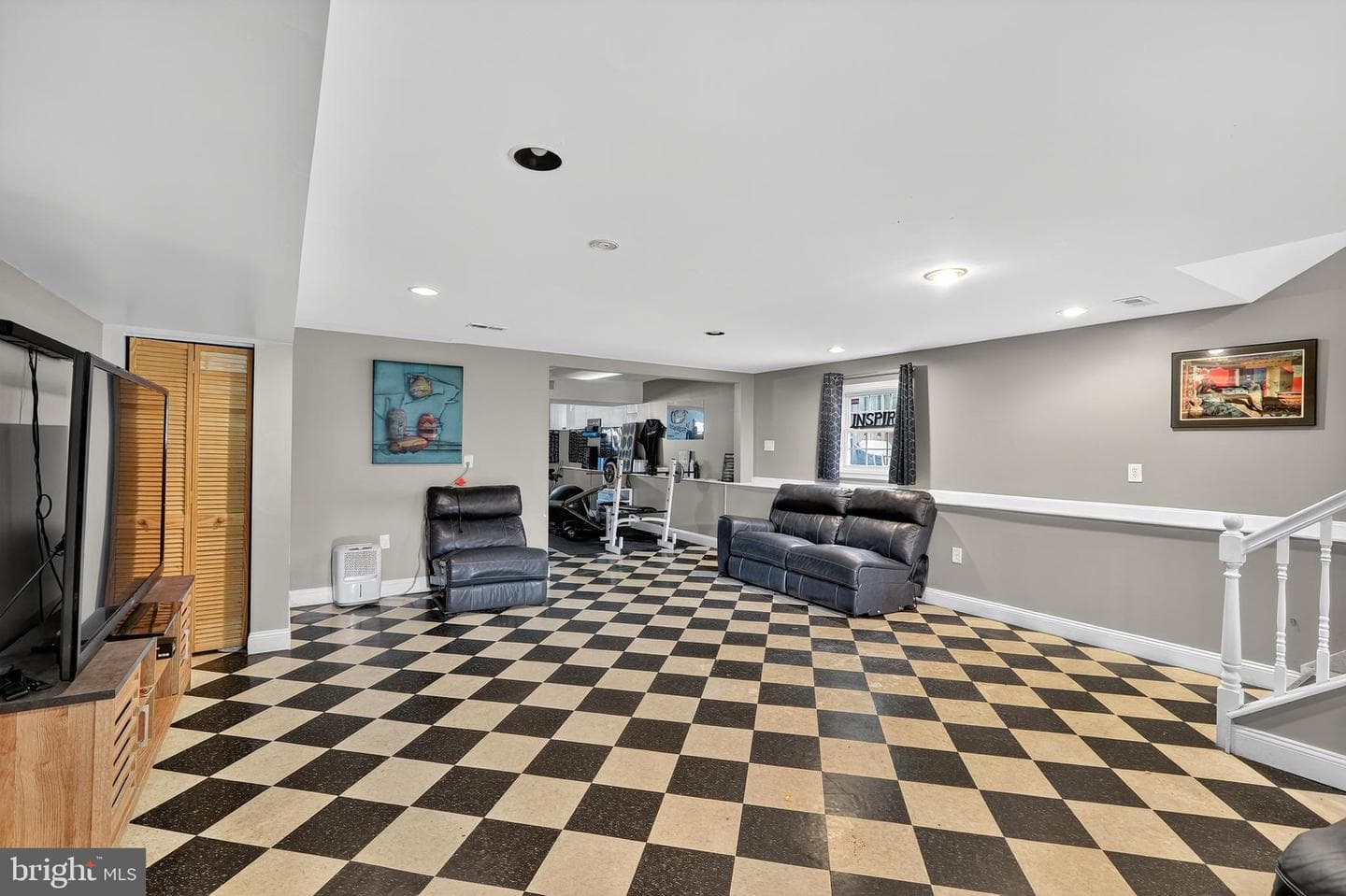 2103 Gibbons Court photo 32
