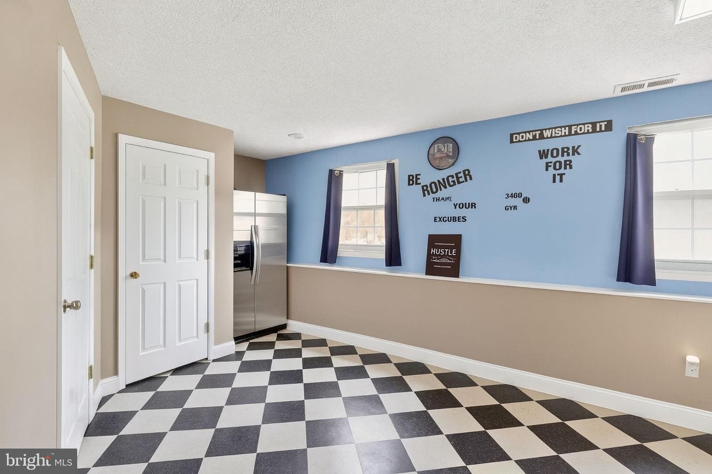 2103 Gibbons Court photo 35